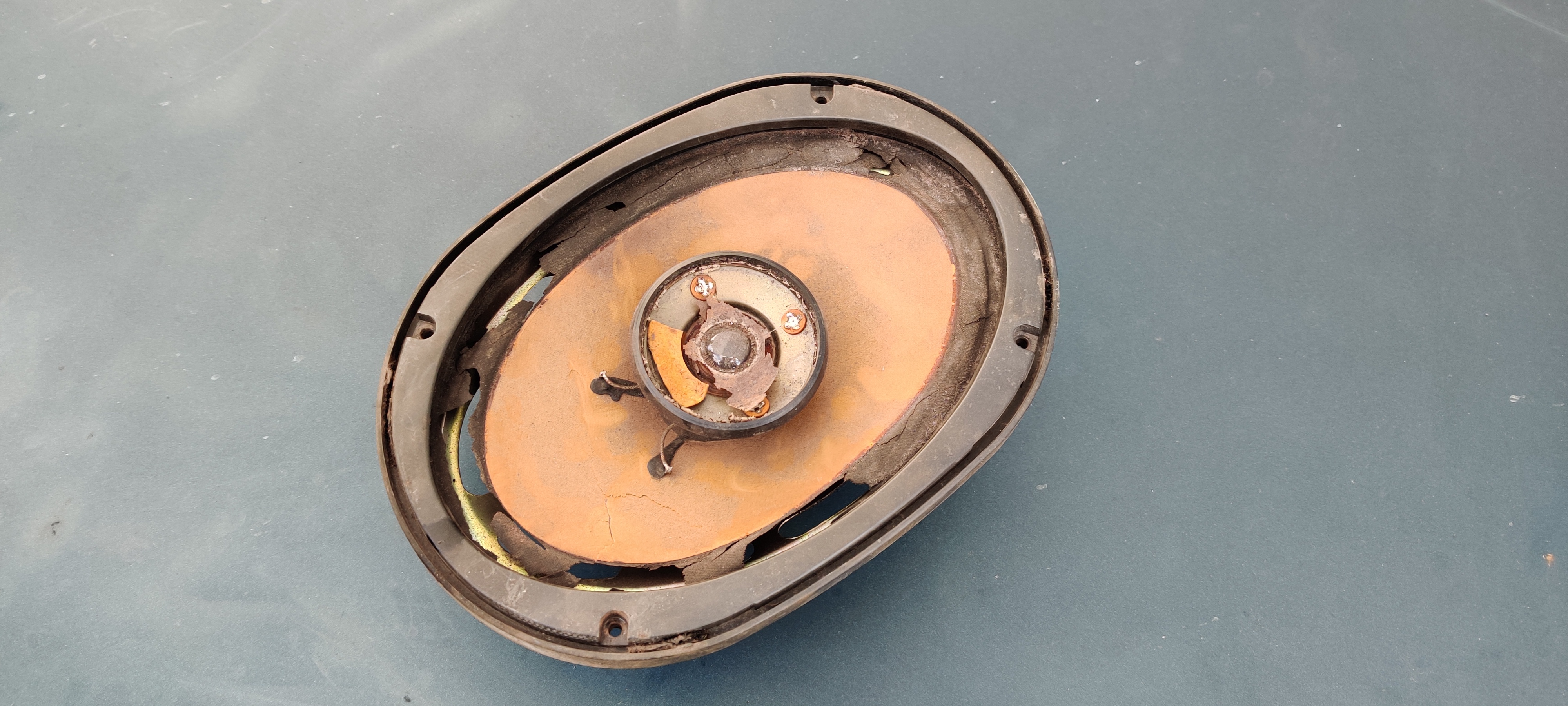 Old broken speaker